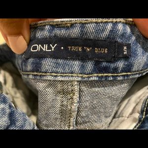 Hot shorts in S-M size